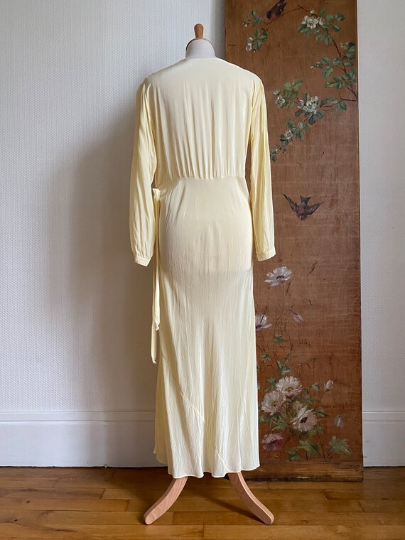 1930s pale pastel yellow silk and lace embroidere… - image 7