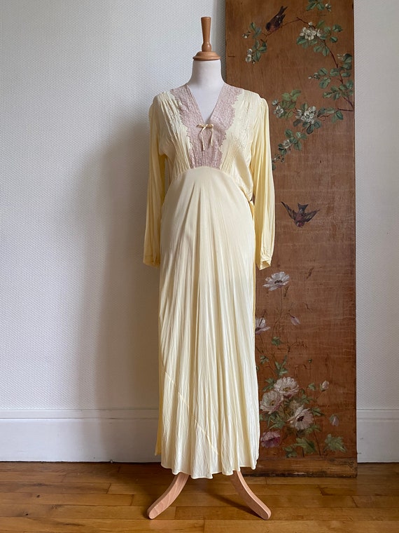 1930s pale pastel yellow silk and lace embroidere… - image 2