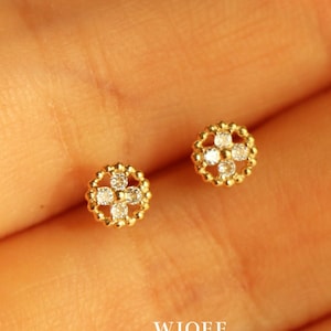9K Solid Gold Stars Dainty Stud Earring, 9K Real Gold Delicate flower Stud Earrings, Sparkling Stars Earrings, Gift for her