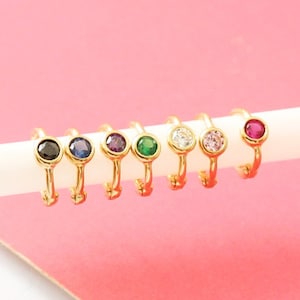 Petites créoles Huggie en or massif 10 carats avec diamants CZ, petit cartilage solitaire CZ (simple), petit cartilage 5 mm, hélice, tragus, tour