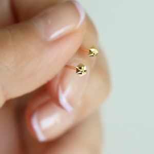 9K Solid Gold Ohrstecker, kleine Octagon Sparkling CZ