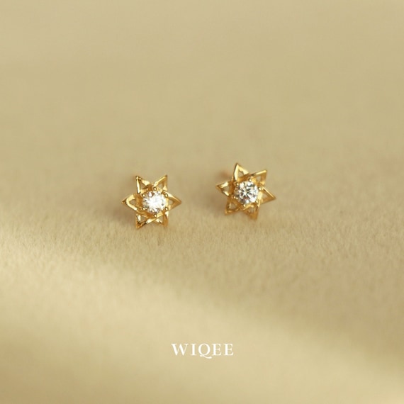 Star Shaped 18K Gold Diamond Earrings for Engagement - China Jewelry and  Earrings price | Made-in-China.com