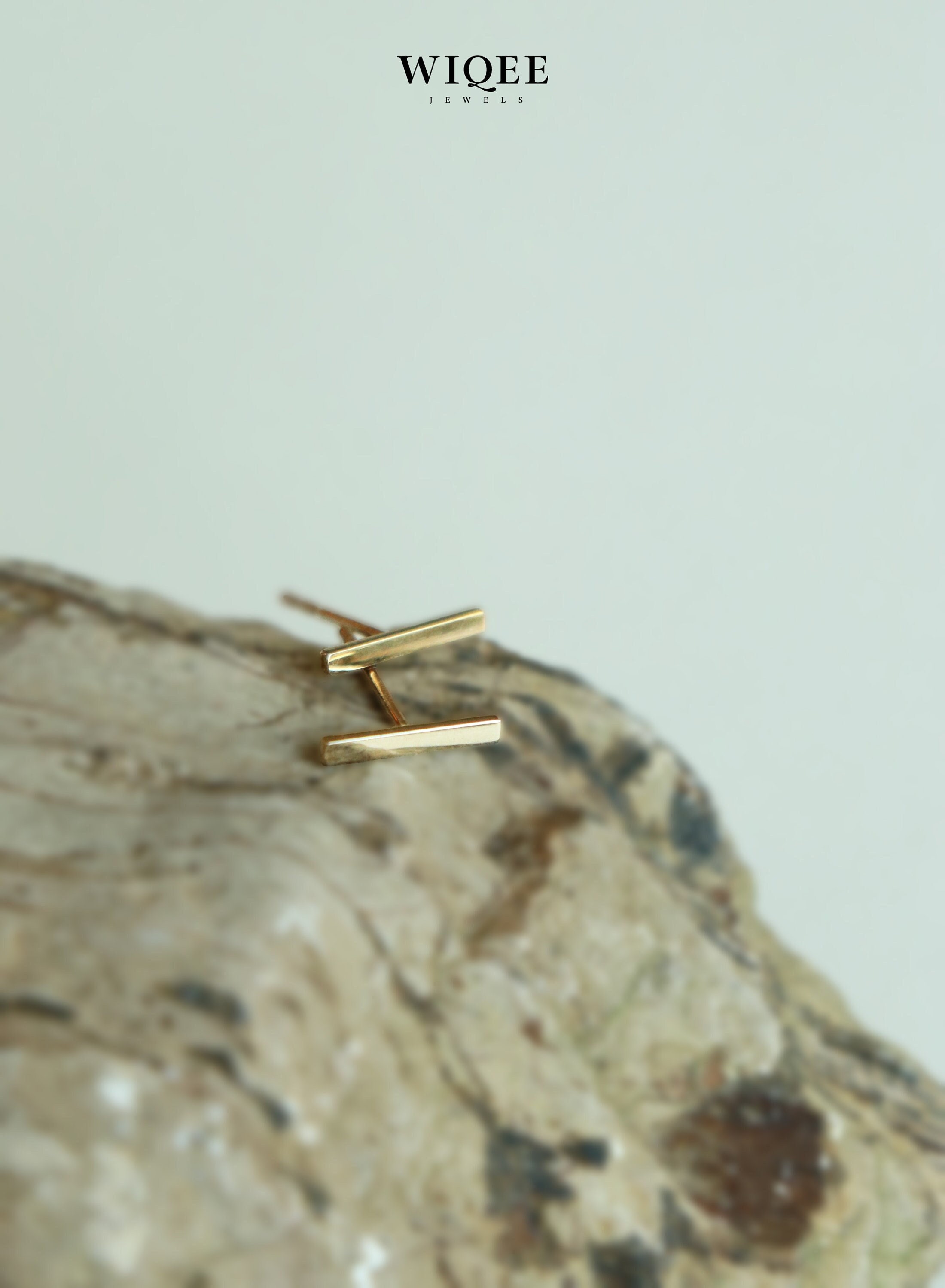 Boucles D’Oreilles Bâton Or 14K – Design Minimaliste Avec Diamant – Chic & Moderne – Neuf Étiqueté