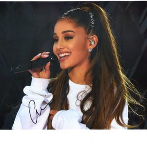 Superb Ariana Grande Hand-Signed 10&quot; x 8&quot; Photo