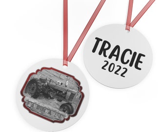 Spersonalizowana ozdoba świąteczna w kształcie ciągnika rolniczego: prezent ze zdjęciem zabytkowego ciągnika