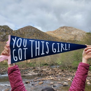 Du hast diese Mädchen Wollfilz Wimpel Wandfahne