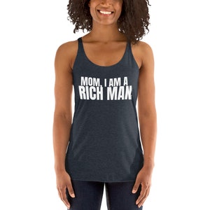 Camiseta sin mangas con espalda cruzada para mujer con frase &quot;Mamá, soy un hombre rico&quot; de Cher