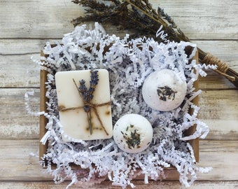 Lavender Gift Box, Goat Milk Soap, Bath Bomb, Friendship gift, Mom gift, Self Care Gift, Relaxation Gift, Spa Gift, Mother's Day Gift