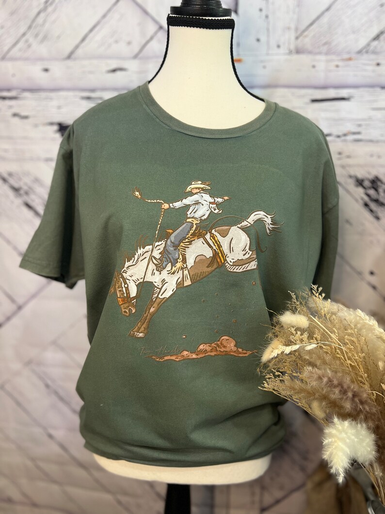 BOOGIE BRONC SHORT SLEEVE TEE