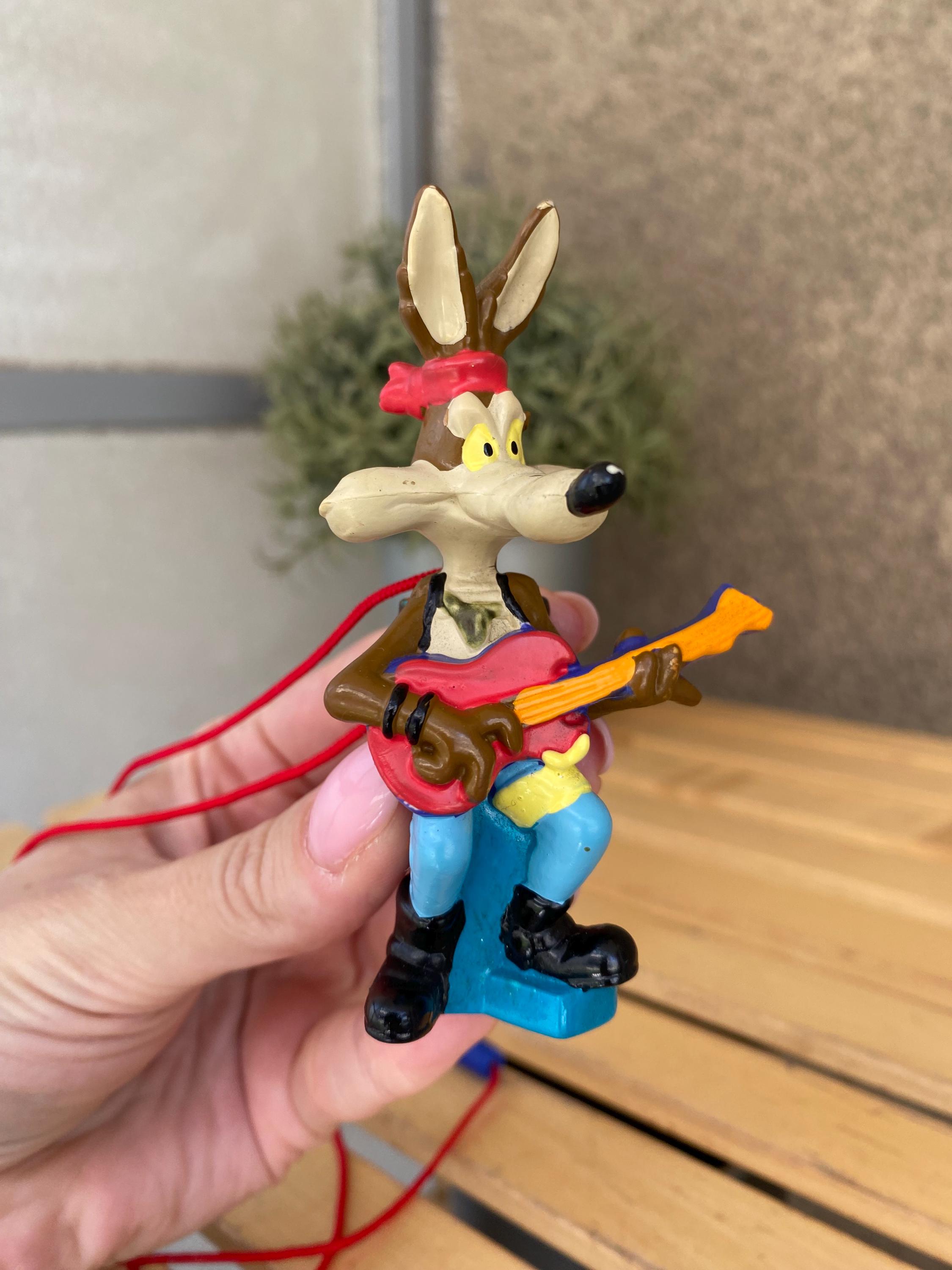 Vintage Wile E. Coyote Necklace & Pencil Holder 1995 Looney Tunes