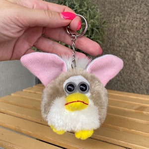 Furby Fake plush keychain Furdy 1990s, rare talking beige & white Furby bootleg key ring fakie
