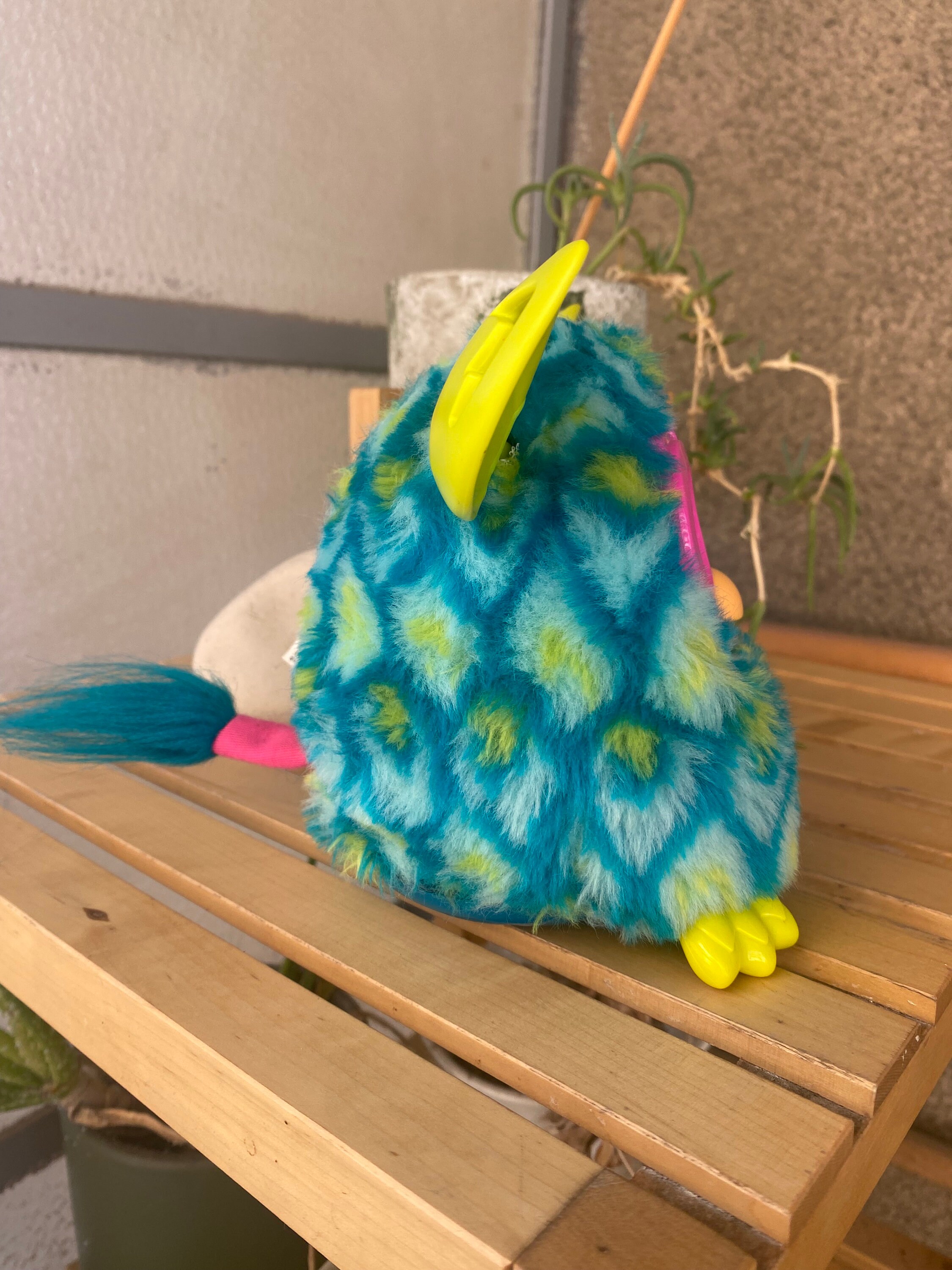 Furby Boom Figure (Peacock)
