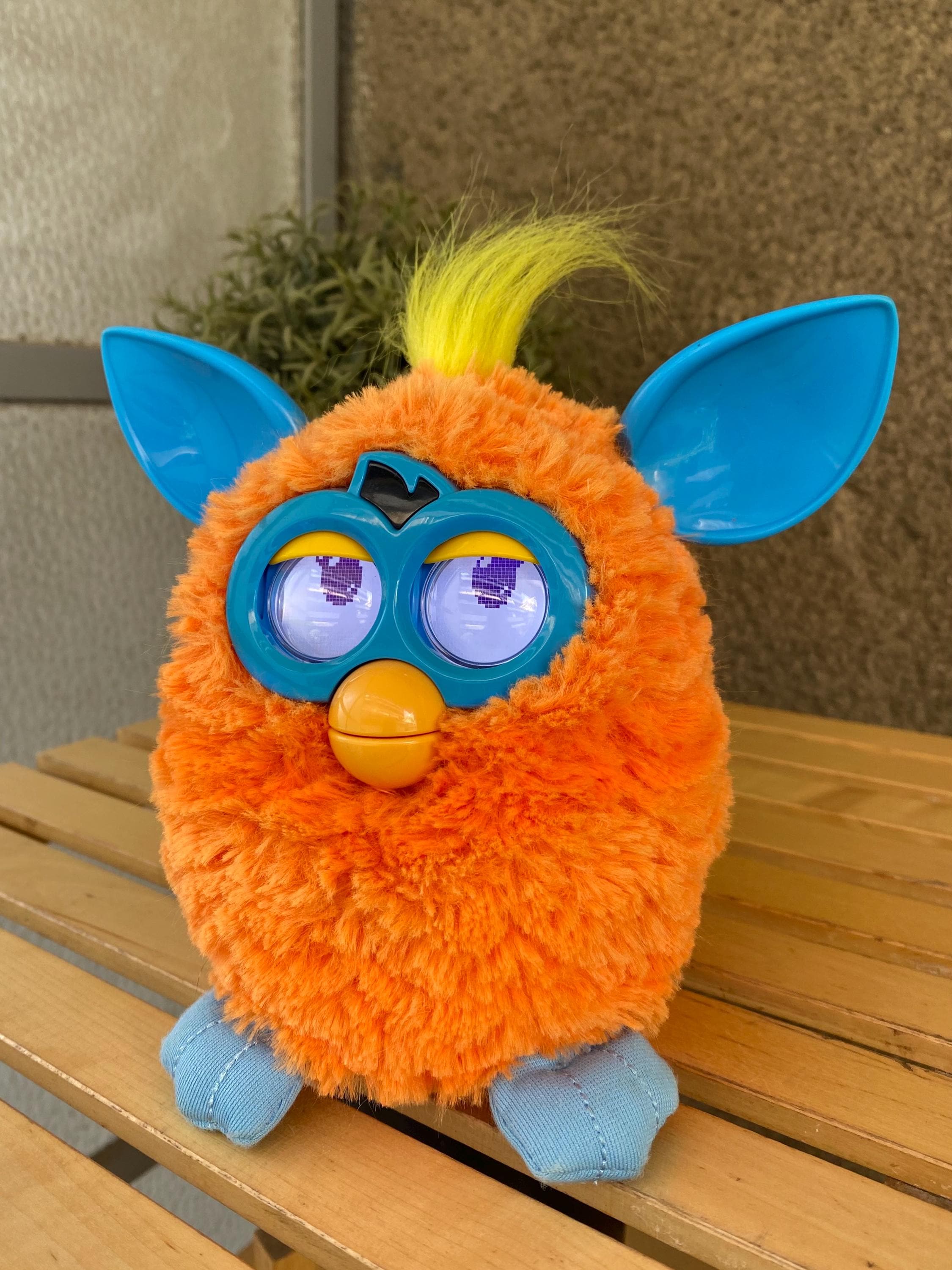 WORKING Orange Furby Orangutan 2012 With Blue Ears Hasbro, Talking