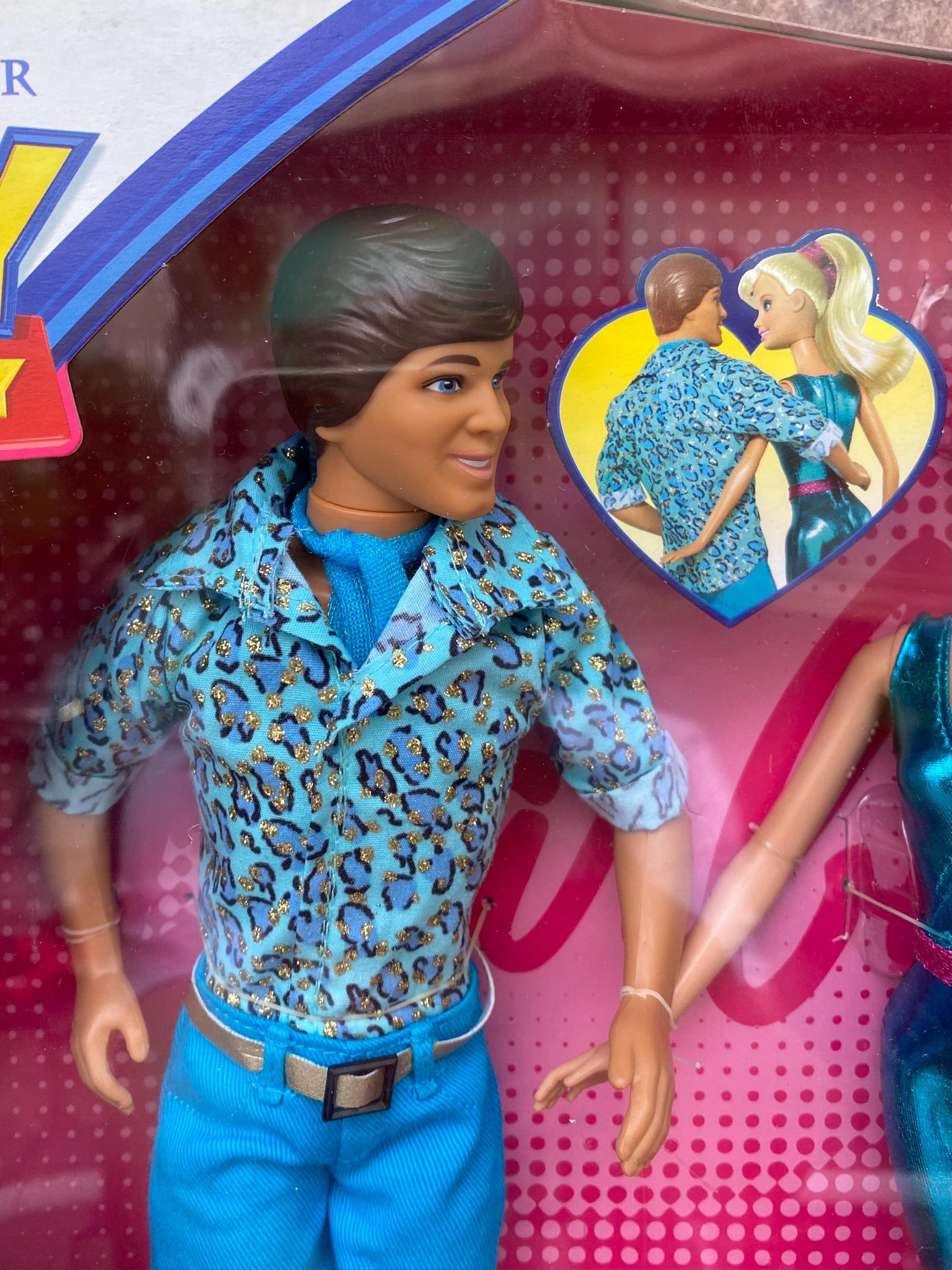 希少なトイ・ストーリー3 ケン＆バービー人形セット - マテル 2009年