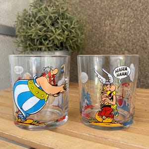 Vintage Asterix & Obelix rare tumbler set of 2 1995 Nutella, collectable Asterix and Obelix characters glasses drinkware