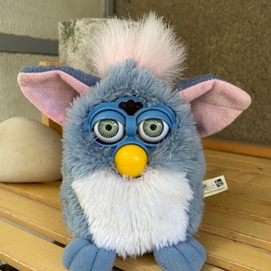Blue & white Furby Elephant 1998 NON-WORKING for display, vintage old furby toy with green eyes Tiger Electronics
