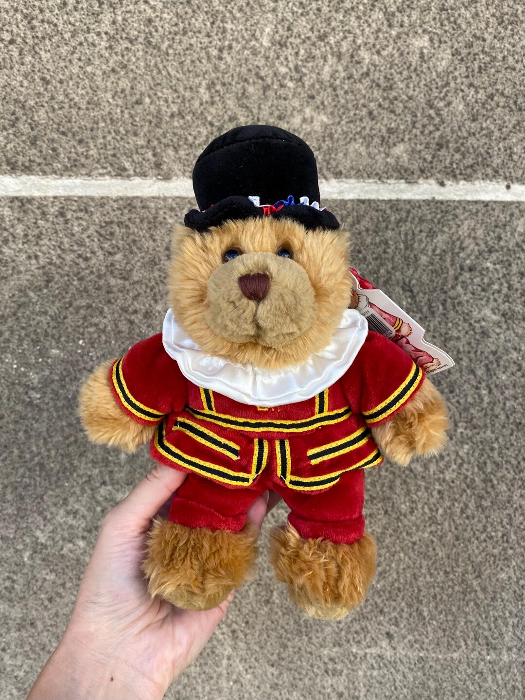 Keel Toys SL4144 19cm Souvenir-Guardsman Hug Me Bear
