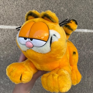 Vintage laying Garfield plush stuffed toy by Paws, collectable cute Garfield plushie tabby cat