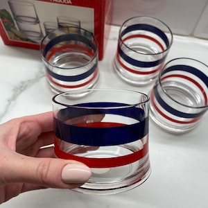 Guzzini acrylic glasses set of 4 blue/red stripes, new in a box vintage tumbler set 1980s Italy drinkware