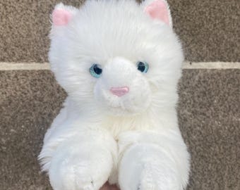 手作りの白い猫のぬいぐるみ：ポーズをとらせるアートドール、猫好きへ