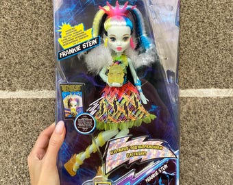Bambola Monster High Frankie Stein Electrified in pensione 2016 Nuova Mattel