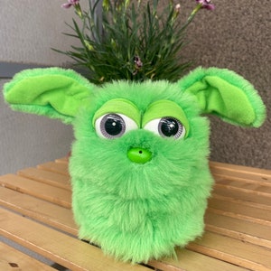 Furby Fake Chilla Chilla 1998 NON-WORKING Green With Purple Eyes