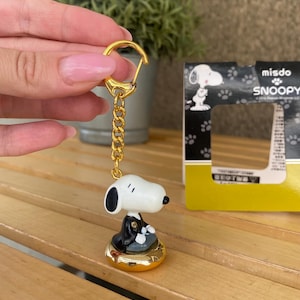 Cute small Snoopy in Kimono pvc keychain/bag charm new unused in package, miniature Snoopy Peanuts plastic key ring for collectors