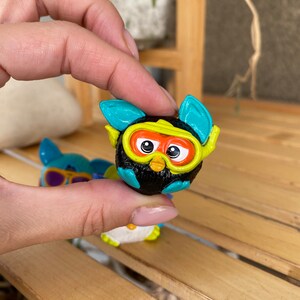 Lot De Jouets : Furby Hasbro + Figurines Tortues Ninja - Occasion Bon état