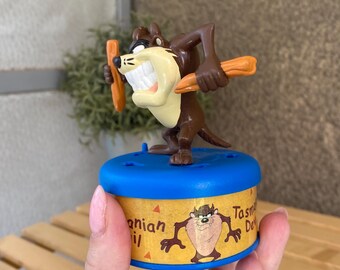 ルーニー・テューンズ タズマニアン・デビル　ヴィンテージ　フィギュア　トロフィー ヴィンテージ タズ タスマニアンデビル フィギュア：2000年代 ルーニー