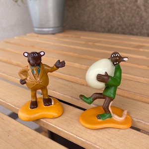 Vintage Chicken Run small figure set of 2 1999 Nick & Fetcher rats, Aardman characters farm animals collectable pvc figurines