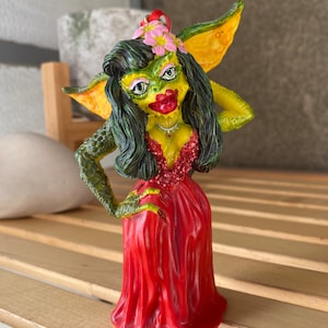 Gremlins Greta Ornament detailed polyresin figurine new in a box, Gizmo Gremlins hanging ornament for a gift