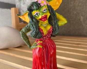 Gremlins Greta Ornament detailed polyresin figurine new in a box, Gizmo Gremlins hanging ornament for a gift