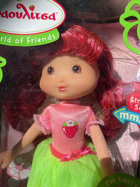 Strawberry Shortcake Berry Beautiful Big Doll 2006 New in a