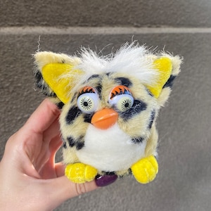 VINTAGE PURPLE AND WHITE FURBY TIGER ELECTRONICS 1998 NEW