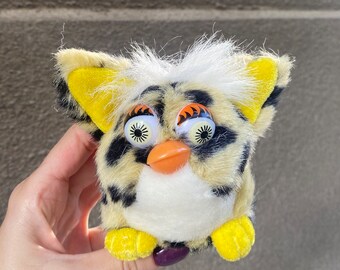 マクドナルド　furby ファービー　キーホルダー　ぬいぐるみ　マスコット Amazon.co.jp: ファービー マクドナルド ハッピーセット