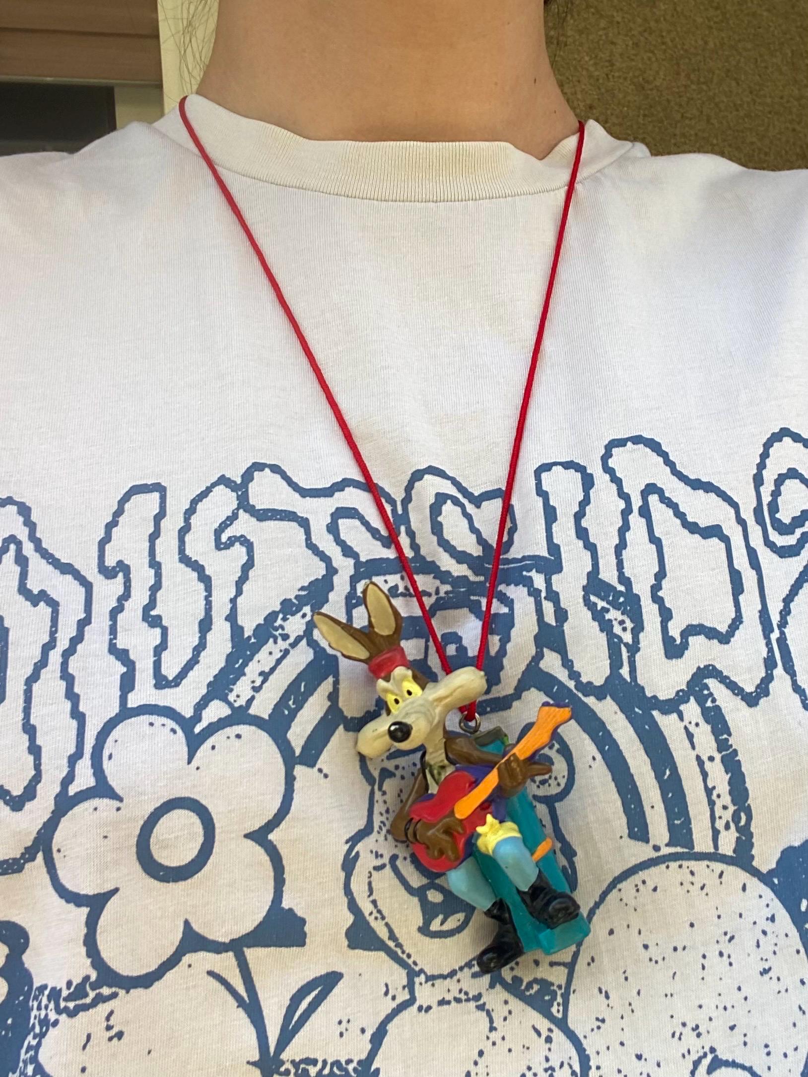 Vintage Wile E. Coyote Necklace & Pencil Holder 1995 Looney Tunes