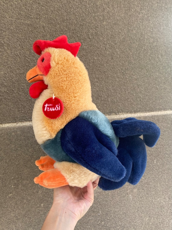 カラフルな雄鶏のぬいぐるみ Trudi、赤、青、ベージュの鳥や動物