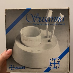 Italienischer Vintage-Badezimmer-Organizer von Guzzini aus den 1980er Jahren, neuer Organizer aus Acryl für Zahnbürsten, Zahnpasta usw. Susanna Line in einer Box