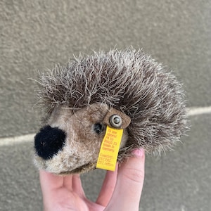 Steiff Hedgehog plush toy 1675/12 1980s made in Germany, old collectable stuffed Steiff with button in ear yellow tag