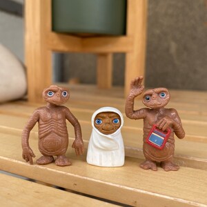 Vintage ET Extra Terrestrial figurines set of 3, collectable alien ET miniatures