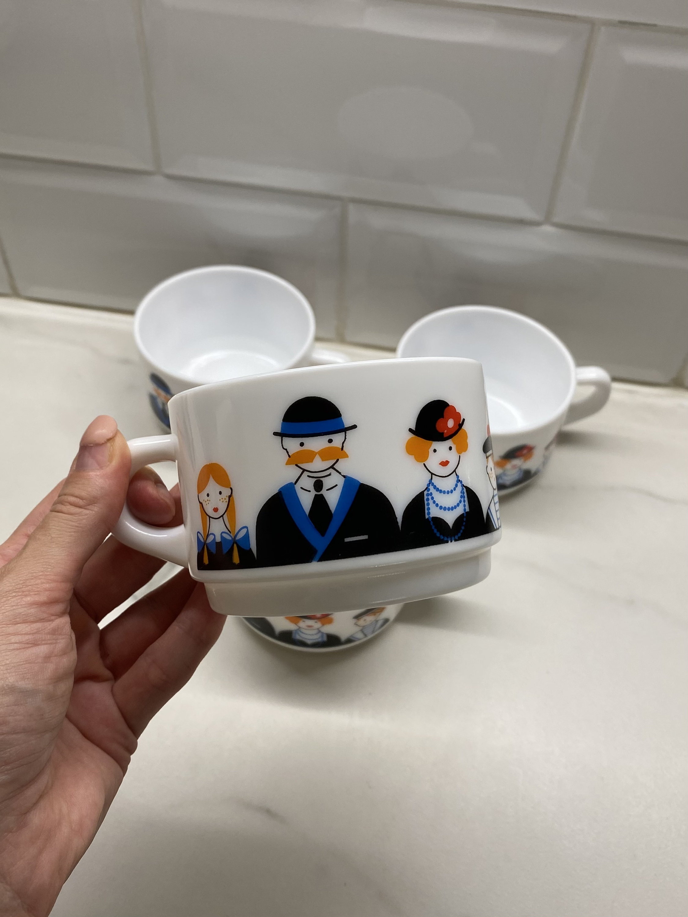 4 tasses Arcopal motif Antar bleu vintage - TBE - Arts de la table
