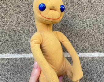ET the Extra Terrestrial 1992 Showtime Kamar Plush ET Doll Figure