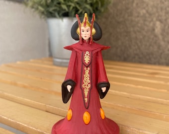 スター・ウォーズコレクター向け、パドメ・アミダラ女王ナベリエPVC