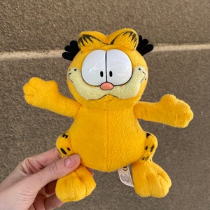Cute Garfield plush stuffed toy by Paws, Garfield tabby cat small plushie 1990-2000s