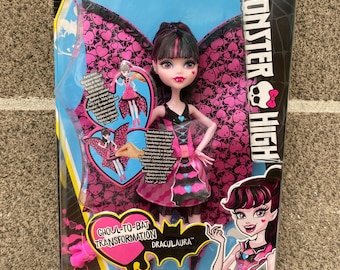 Retired Monster High Draculaura doll Ghoul-to-Bat 2015 new in box