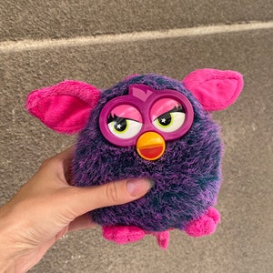 HASBRO Peluche Interactive Furby - Violet pas cher 