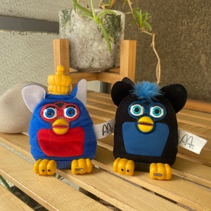 Małe, zabytkowe pluszowe Furby, zestaw 2 szt., McFurby z lat 2000., kolekcjonerskie, czarno-niebiesko-czerwone, miniaturowe zabawki Furby