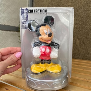 Retired Mickey Mouse resin figure Disney Collection DeAgostini new sealed, Mickey figurine on a base for collectors