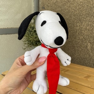Vintage Snoopy Plush Toy: Ferrero Italy, Red Tie/Scarf