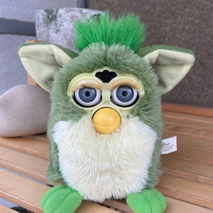 Green Furby Frog talking toy WORKING, vintage interactive furby 1998 with grey eyes, collectable vintage toys from 1990s
